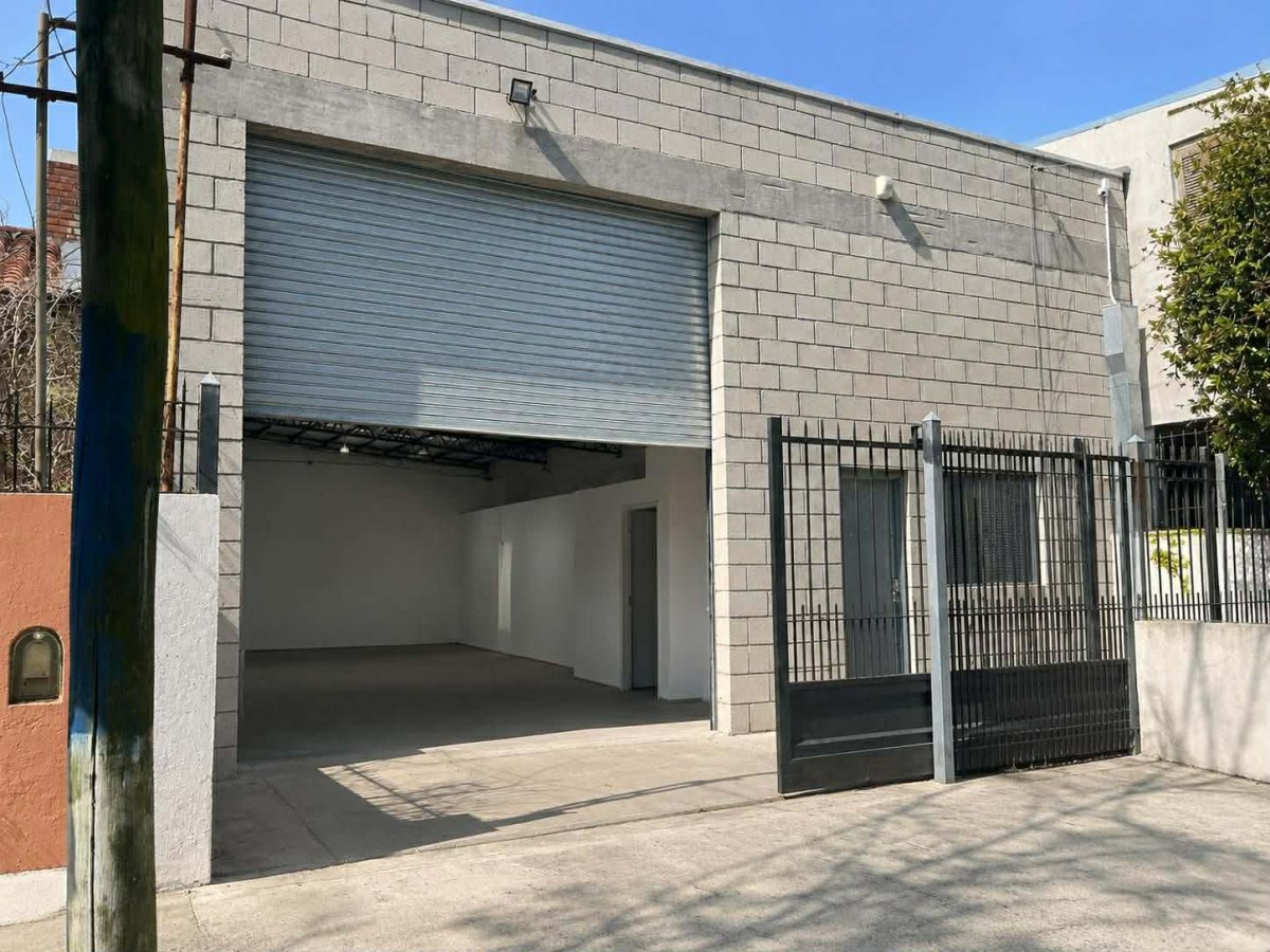 Excelente Galpon Valentini 1100 | Zona Puerto